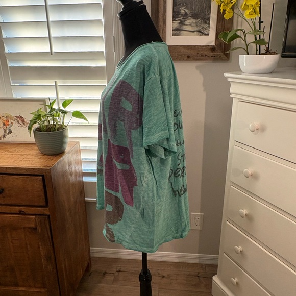 Magnolia Pearl NWT Star Star Star Tee in Verona, OSFM - Picture 4 of 12